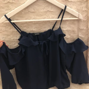 Topp - Fin marinblå topp