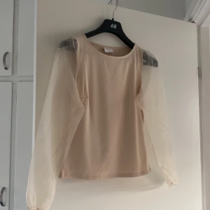 Tröja - Fin beige tröja från Vila, aldrig använd med lappen kvar!