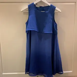 Blå klänning från Åhléns.💙 Storlek 152. Kontakta mig vid intresse. 