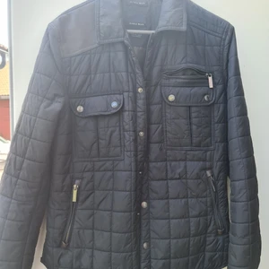 ZARA MAN  - Jacka från Zara Man i storlek L. Perfekt vårjacka i fint skick  