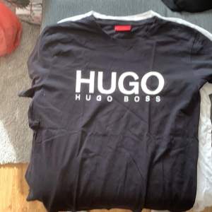 2 helt nya Hugo Boss t-shirts packet pris!  helt nytt skick !