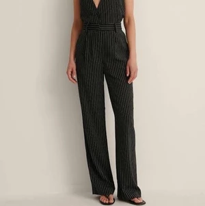 Na-kd kostymbyxor  - Helt nya kostymbyxor från na-kd, är 173 och de är i bra längd för mig. Skriv för mer bilder 😋😋