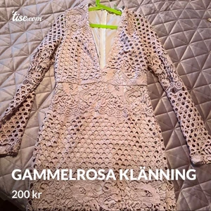 Klänning  - Snygg gammalrosa klänning 