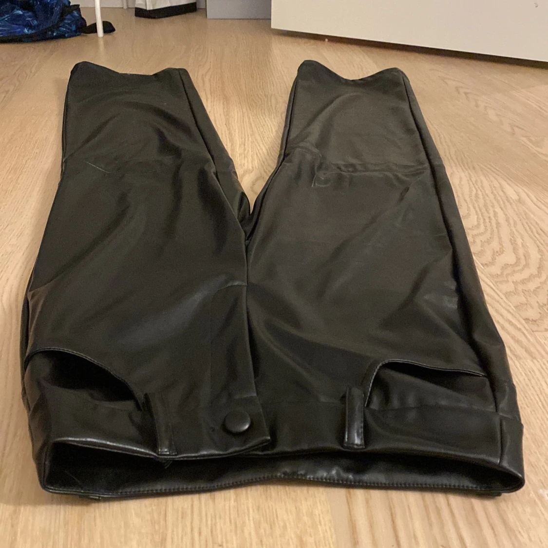 Wida läder byxor svarta  - 91