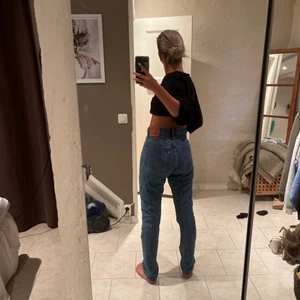 Levis 501 - Snygga Levis 501 som tyvärr är för stora för mig:( W28L32 bjuder på frakt vid snabb affär:)