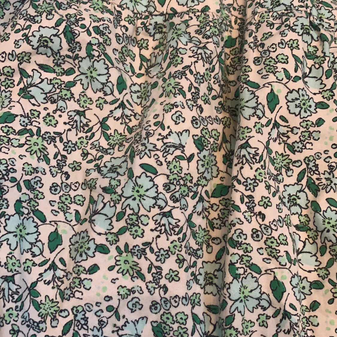 Jätte fin kjol från zara den passar mig även fast jag är 165-166 - 90