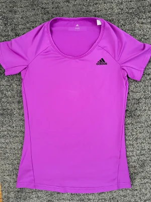 Adidas sport tshirt - Adidas sport tshirt, size XS