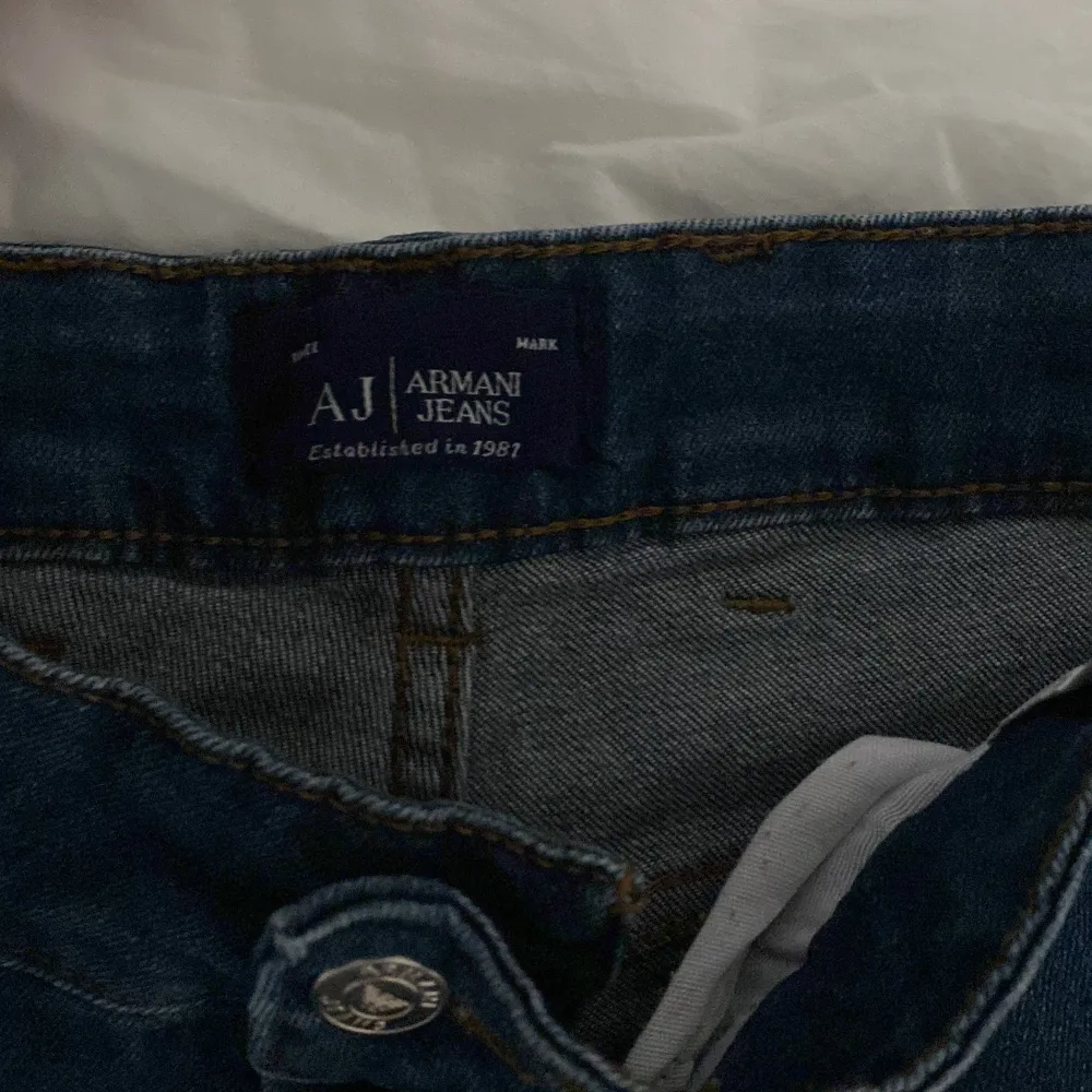 Äkta Armani jeans dm om ni är intresserade . Jeans & Byxor.