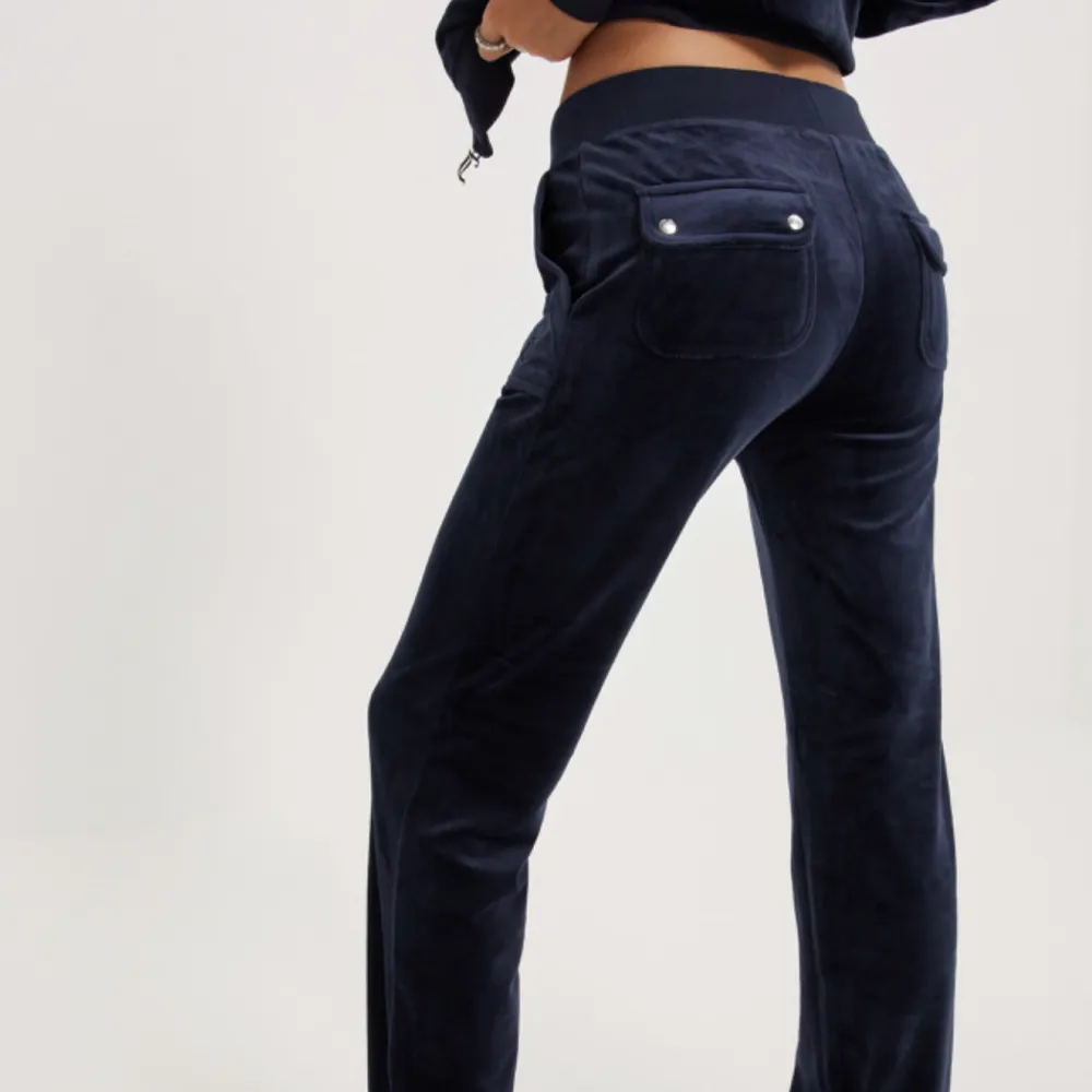 Vill sälja eftersom det inte är min stil, de är i bra skick. Jeans & Byxor.