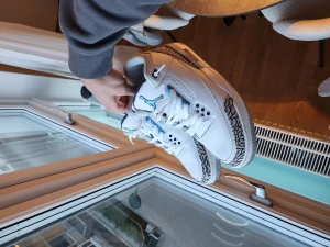 AJ3 UNC EU 44.5 - Säljer dessa då de inte blir använda eftersom der för små