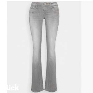 Ett par LBT jeans som är i topp skick. Säljer dom pågrund av att dom är förstora. 
