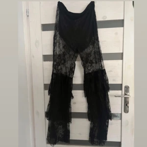 Goth byxor - Storlek S-M. Mycket bra skick. Har på mig benvärmare i bilden. Möts i stockholm eller fraktar.