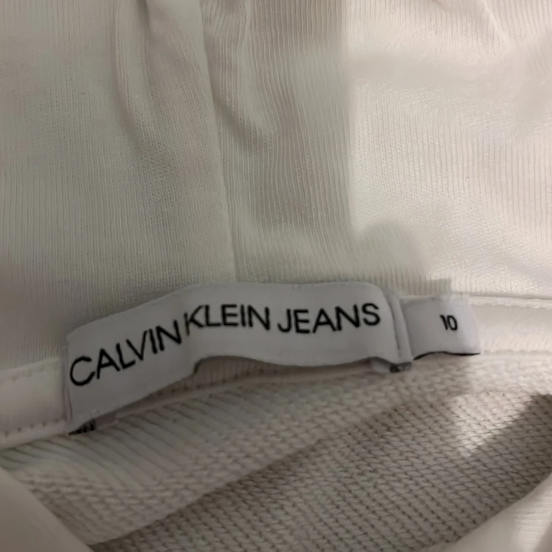 Calvin Klein jeans hoodie till salu - 91