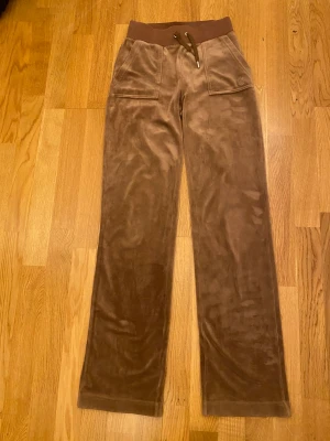 Juicy couture  - Juicy couture byxor. Bra skick 