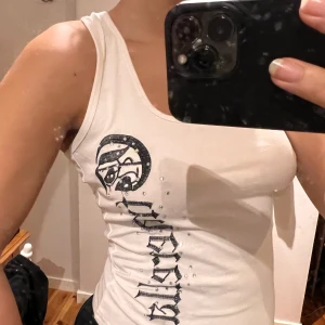 Cool topp - Coolt linne med stenar från wo ge si!