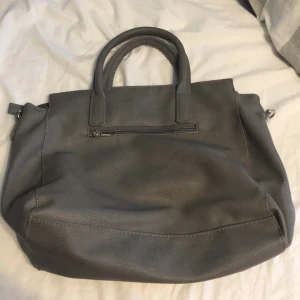 Väska  - Väska som aldrig är använd 