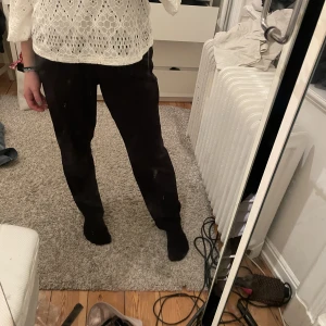 Kostymbyxor - Raka svarta kostymbyxor i bra skick❤️