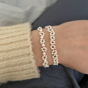 Armband  - Superfina handgjorda armband 💗 de kostar 15 kr/st💗 frakten kostar 15 kr💗 vid intresse eller frågor är det bara att skriva🙏