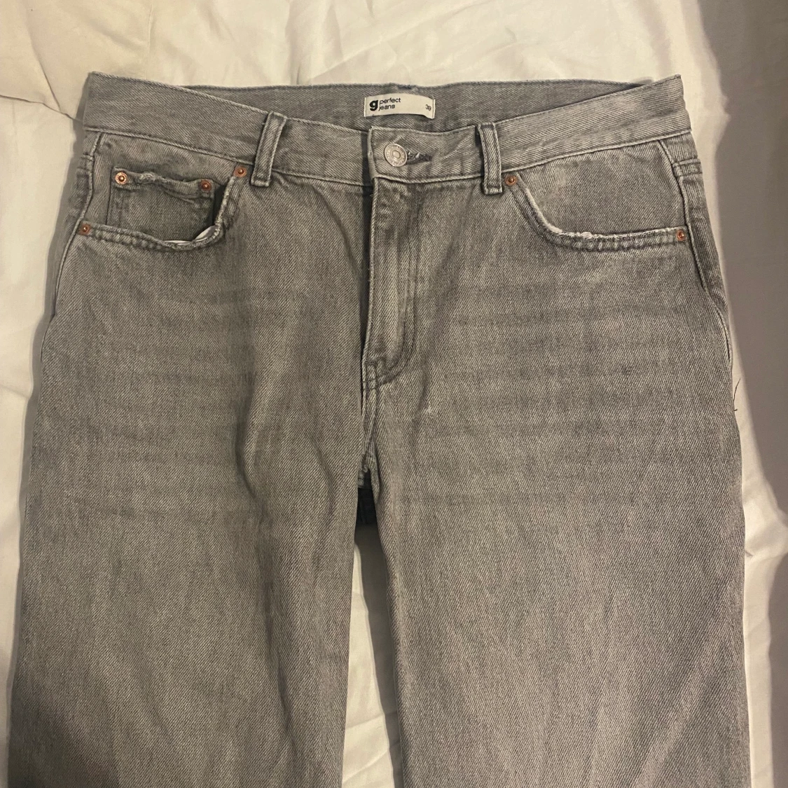 Säljer mina Gina Tricot jeans🤍 - 90