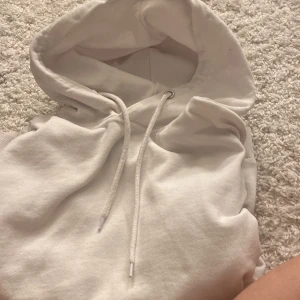 Vit hoodie  - Vit hoodie 