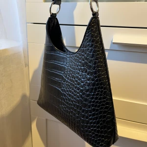 Söt axelväska  - Väska i jättefint skick!