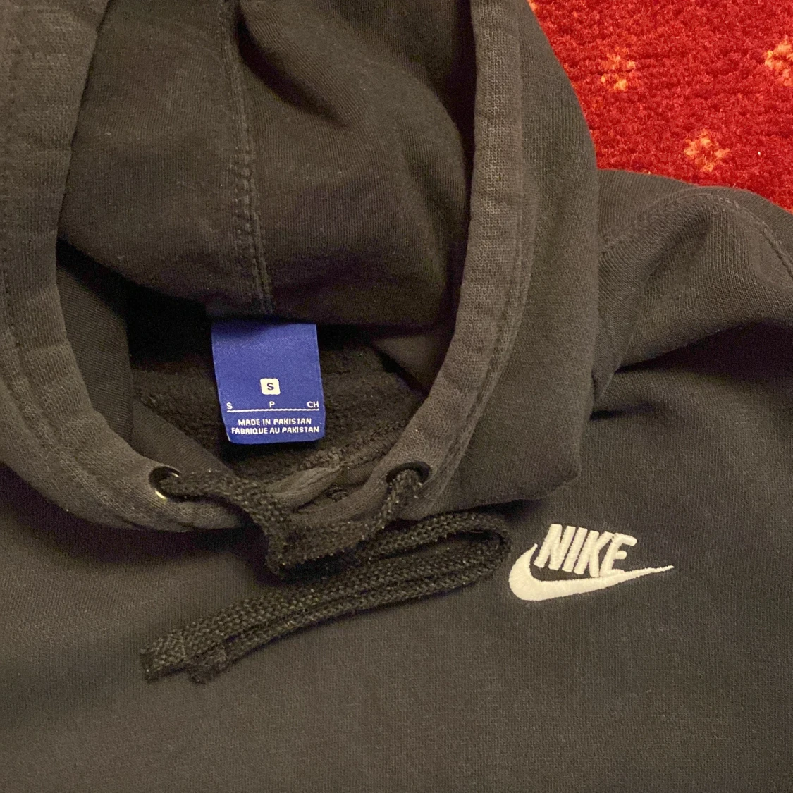 Svart nike hoodie - 90