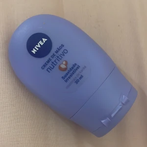 Handkräm 30 ml  - Jag säljer handkräm 30 ml. Den är oanvänd helt ny. Aldrig använd. Kommer inte till användning. Frakt står köper för själv. 15 kr plus frakt. 