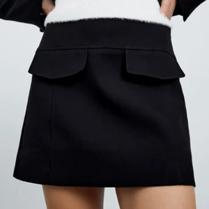 Zara kjol - Populär kjol från Zara, oanvänd med prislappar kvar.