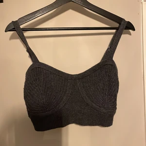 Topp - Aldrig använt så som nytt! Storlek xs men det är reglerbara band💓