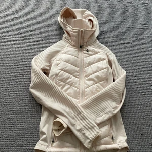 Ljusrosa träningsjacka - Ljusrosa träningsjacka från HM