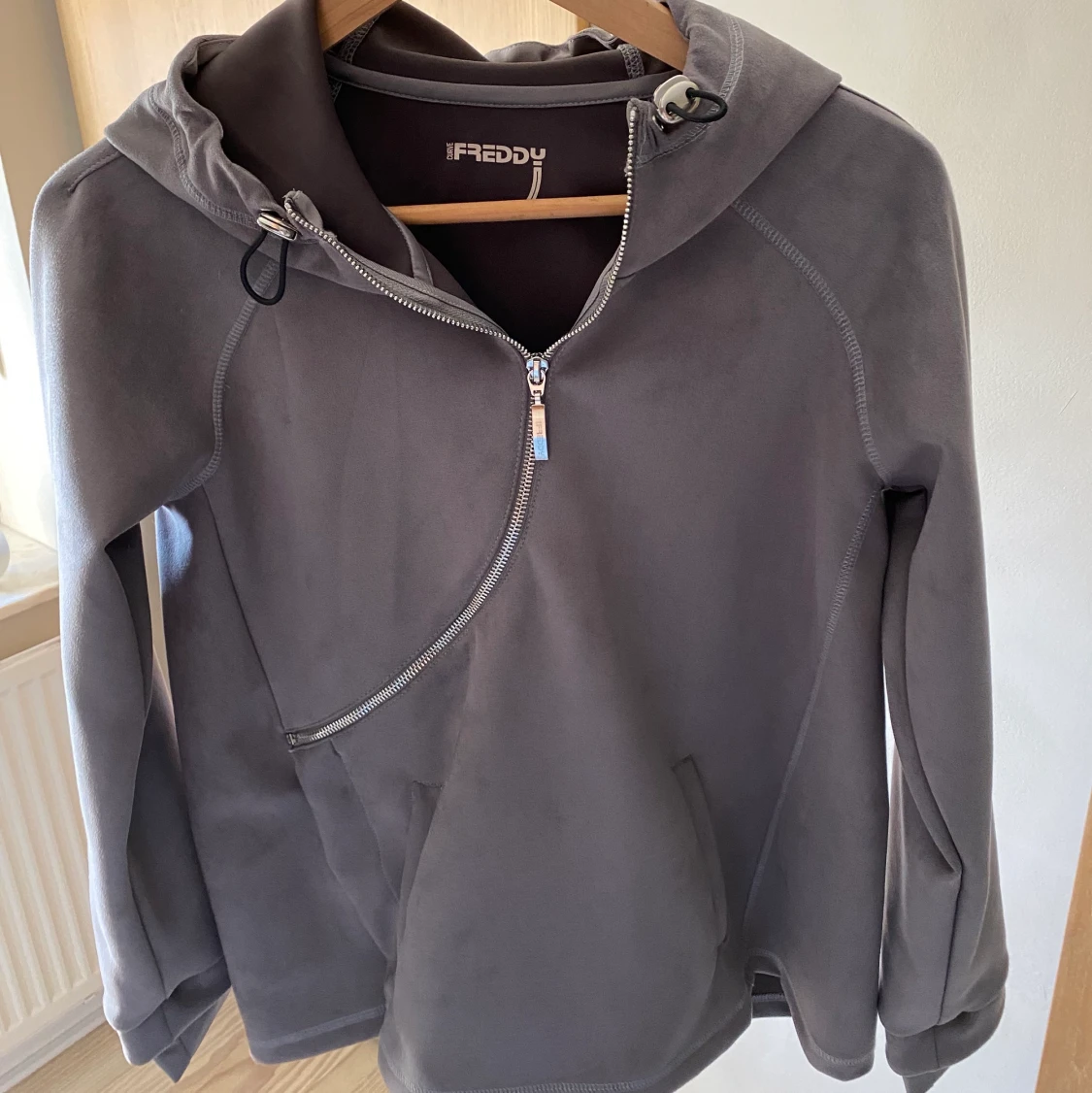 Grå zip-up tröja - 90