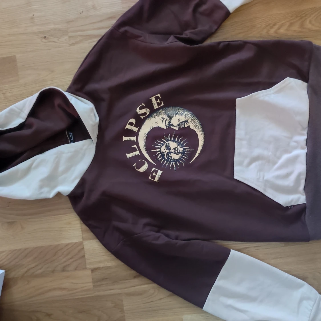 Jättefin brun hoodie storlek M