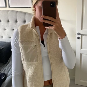 Teddyväst - Från Lindex, strl S💚