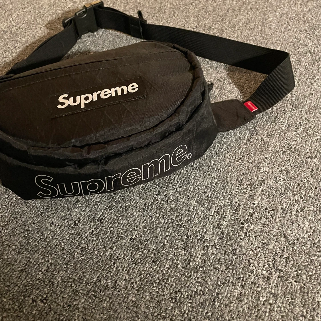 Supreme waisbag magväska - 90