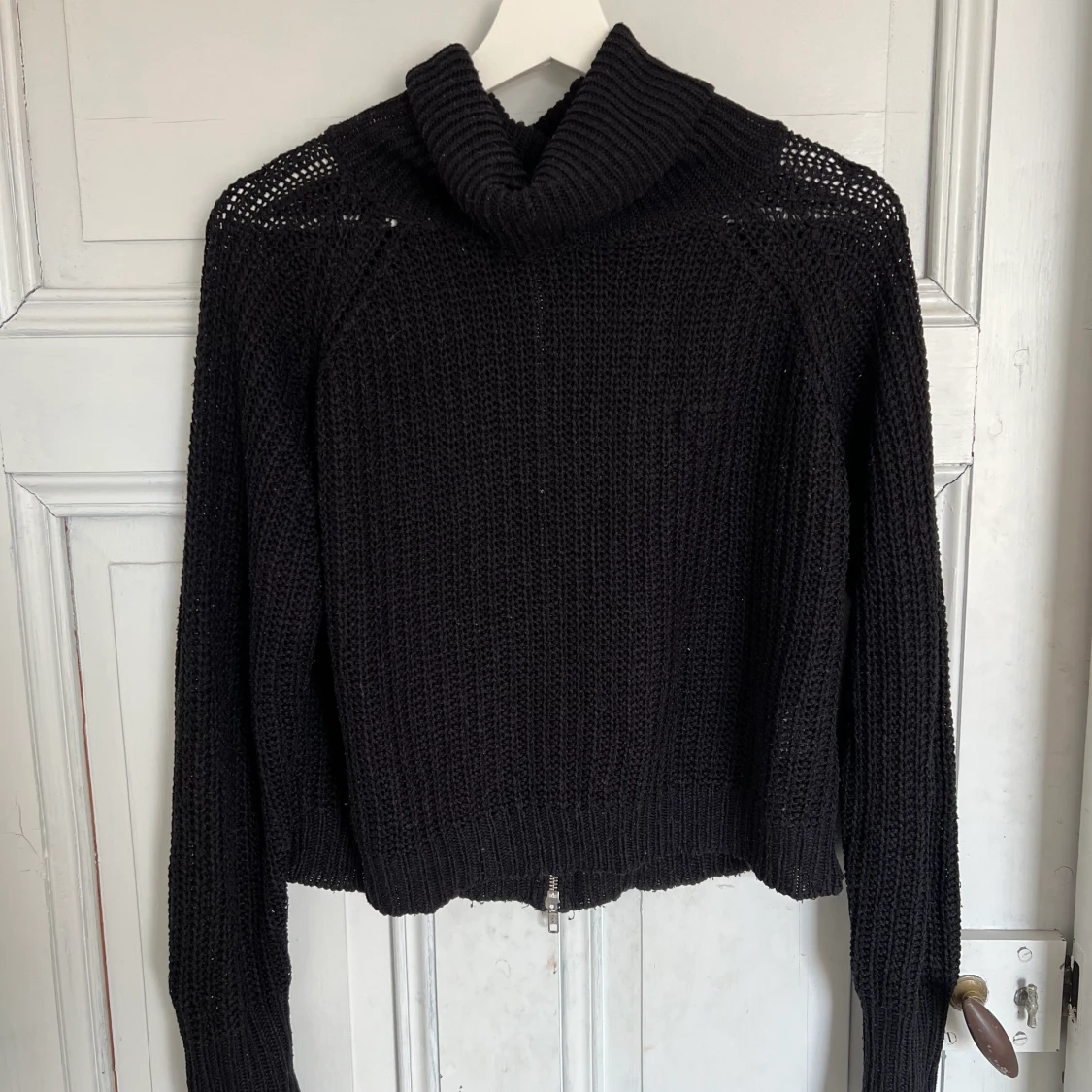 Svart tröja storlek M