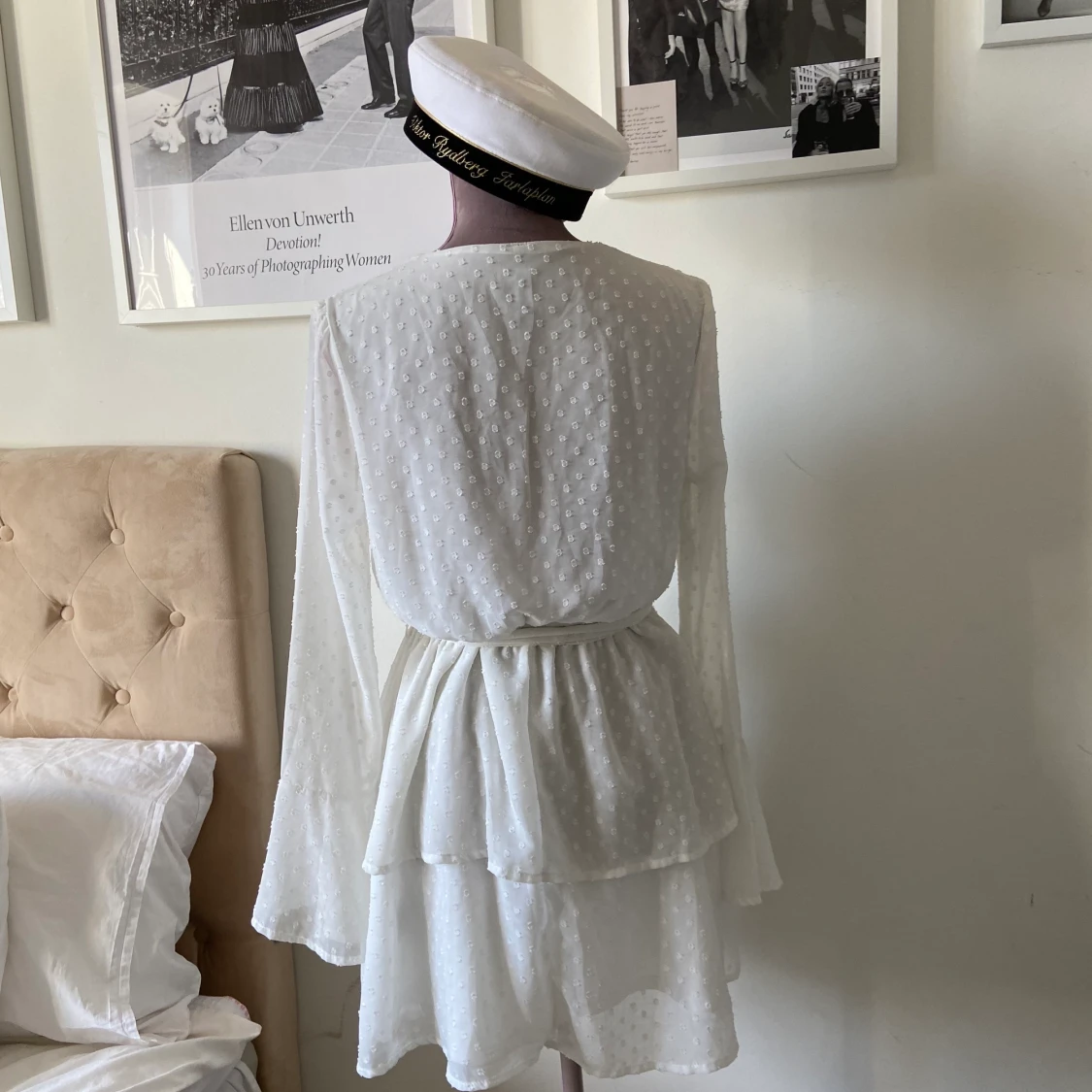 Studentklänning med trumpetarmar  - 91