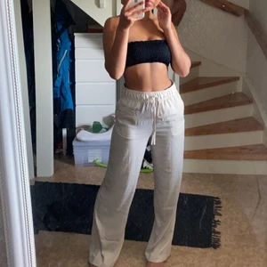 Linnebyxor  - Så snygga linnebyxor från HM, är 166🥰 direkt pris 500, ‼️när det är 1 h kvar på budgivningen är det endast den som gäller, alltså då går det inte att köpa för direktpris‼️ 