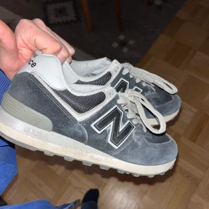 New balance skor - Ett par blåa snygga dojjor. Bra skick, ingen låda.