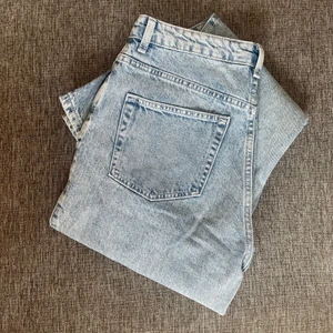 Jeans - Jeans från Weekday, modell rowe. Knappt använda. Frakt tillkommer!