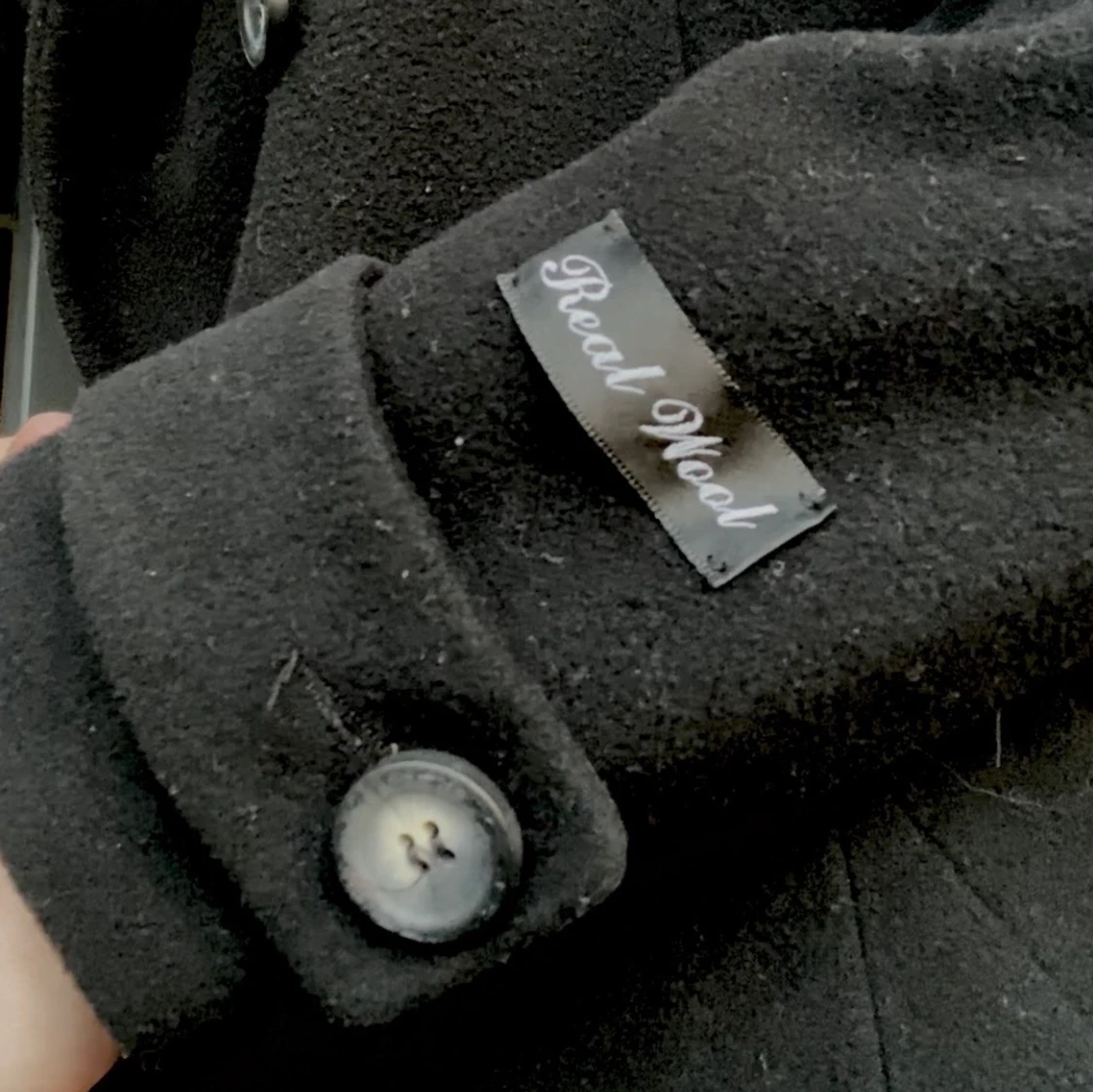 Svart, lång ullkappa - 91