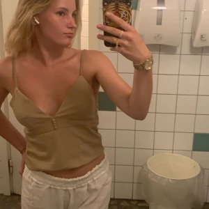 Brunt linne  - Brunt linne jätte fint till sommaren, skriv för fler bilder 