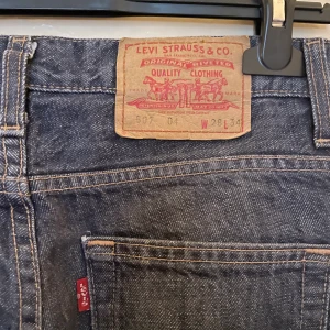 Levis jeans - Raka/vida, lågmidjade jeans från Levis 