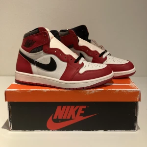 Jordan 1 Lost and Found - Helt nya Jordan 1 Lost and Found i storlek 42,5! Köpta på SNS, digitalt kvitto finns!