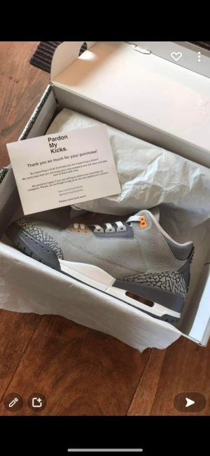 Jordan 3 - Sköljer mina jordans eftersom de e för små på mig. Kan diskutera pris vid snabb affär 