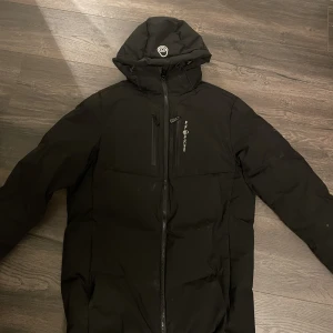 Sail racing jacka - Säljer min Sail racing jacka som ej används längre  Skriv så bestämmer vi frakt i meddelande!😀