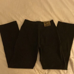 2000’s sand jeans - As snygga 2000’s sand jeans i jätte bra skick! St s-m stil: flare 