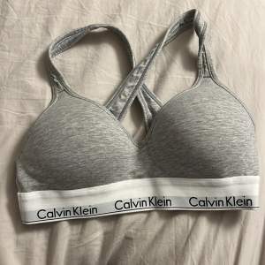 Säljer min Calvin Klein Bh pågrund av liten storlek. Storleken är S, har endast testat en gång så den är inte använd. Priset kan ändras. Kan fraktas om köpare betalar frakt☺️