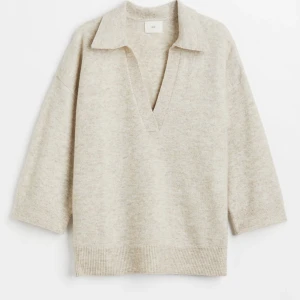 Stickad tröja - Tänkte sälja denna populära stickade tröja från hm💗 ni kan be om egna bilder! 