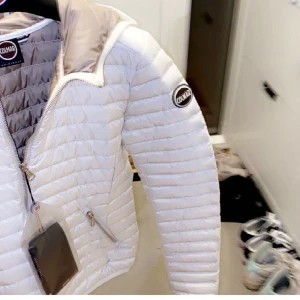 Dunjacka  - Säljer min dunjacka från colmar då jag tycker den sitter för tajt på mig och inte kommer till användning.☺️