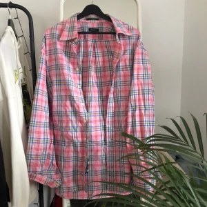 Vintage Skjorta GANT  - Fin vintage oversize skjorta! Passar M-XL beroende på hur du vill bära den. 💞